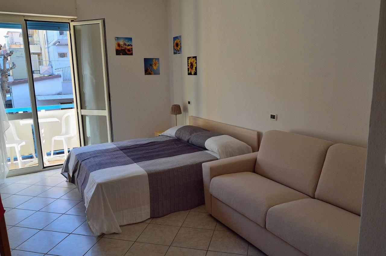 Residence Verbena Rimini Extérieur photo